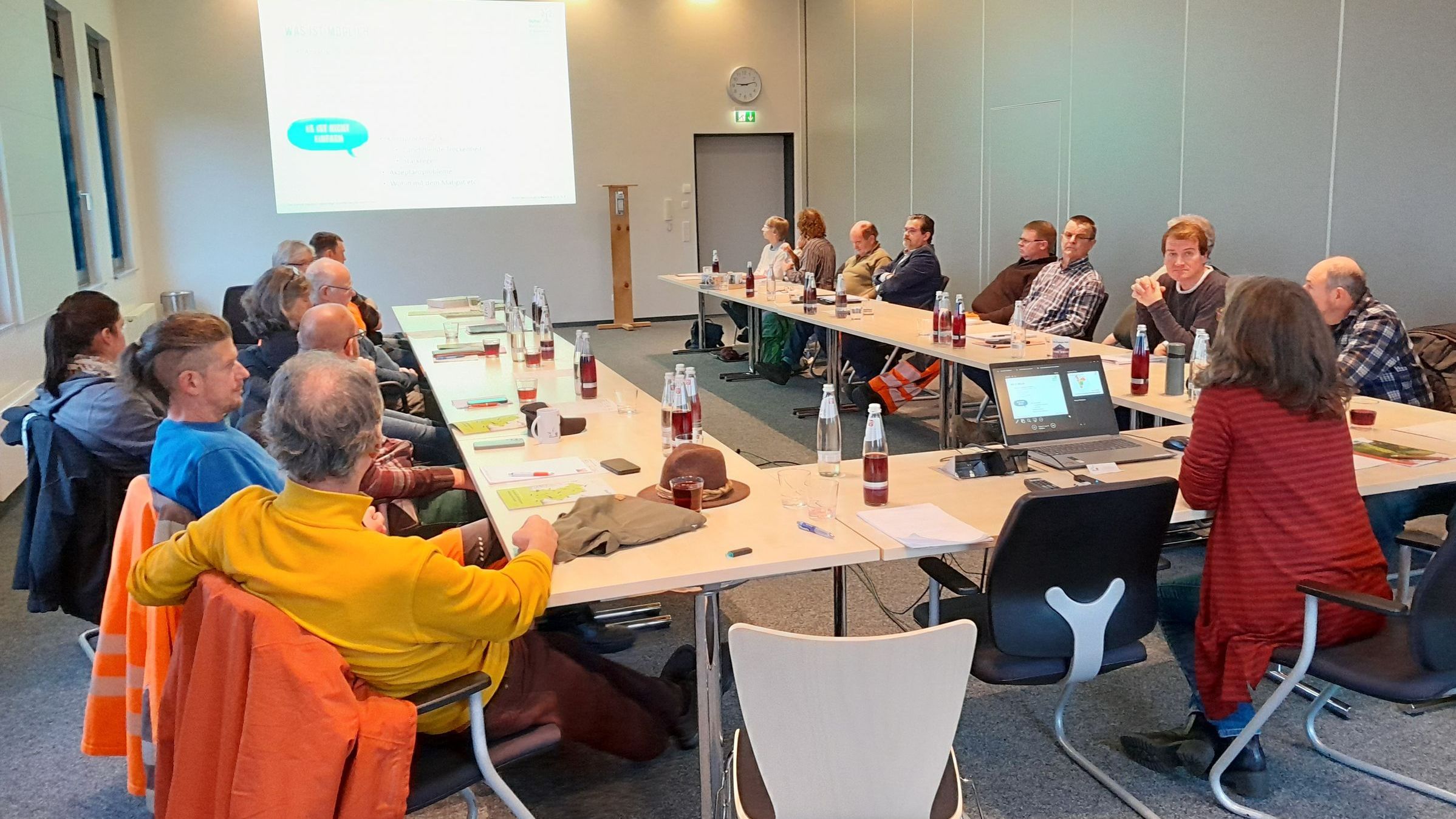 Reger Austausch beim Runden Tisch, Foto Torsten Ruf