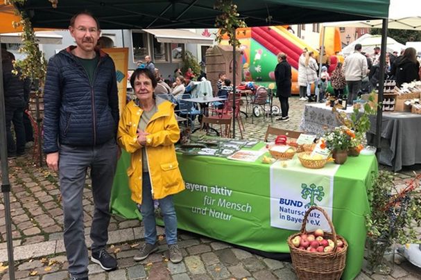 Die beiden Vorsitzenden der OG am BN Stand, Foto Katharina Eibeck