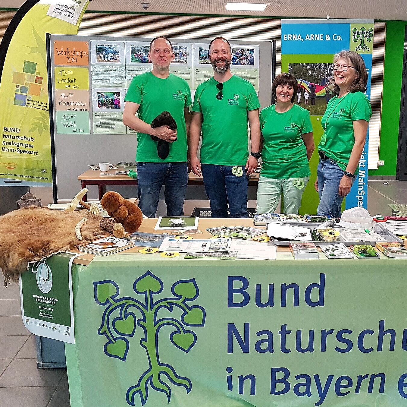 Holger Raquet, Thomas Mantel, Renate Dreßler und Conni Schlosser(von links) betreuten einen Infostand beim Lehrertag in Lohr, Foto Conni Schlosser