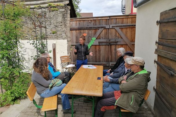 Klimapicknik mit Juliane Wellmann auf dem Biohof Köhler, Foto Markus Graf Klimapicknik mit Juliane Wellmann auf dem Biohof Köhler, Foto Markus Graf