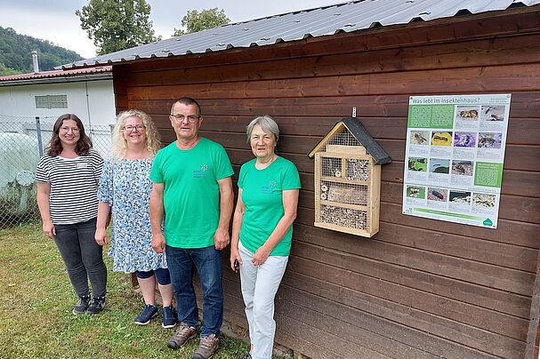 Im Bild von links: Stephanie Namyslo und Tanja Welzenbach, Jugendarbeit Stadt Marktheidenfeld, sowie Joachim Hörnig und Ulrike Münz vom BUND Naturschutz Marktheidenfeld, Foto Roland Schwab