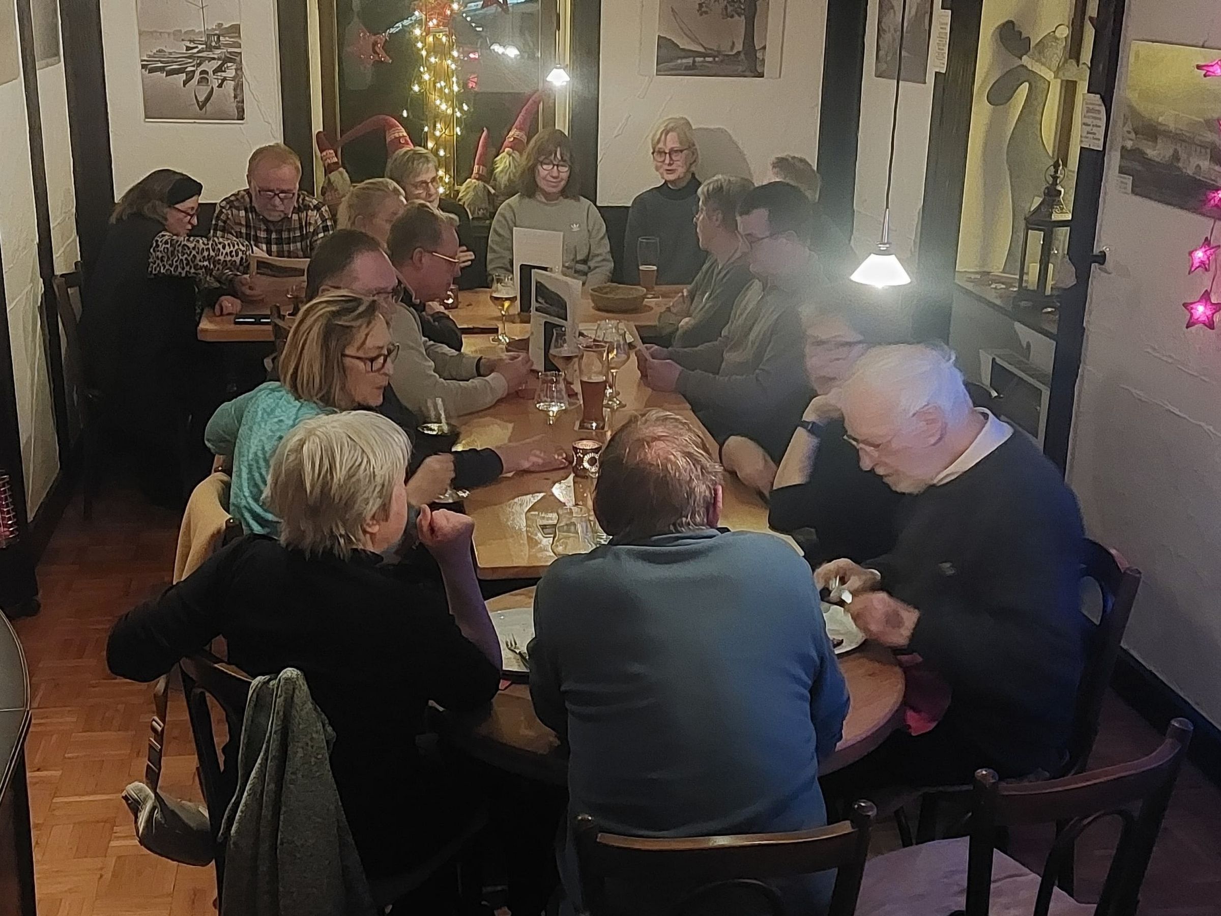 Gemütlicher Ausklang bei Mäx, Foto Uwe Schlosser