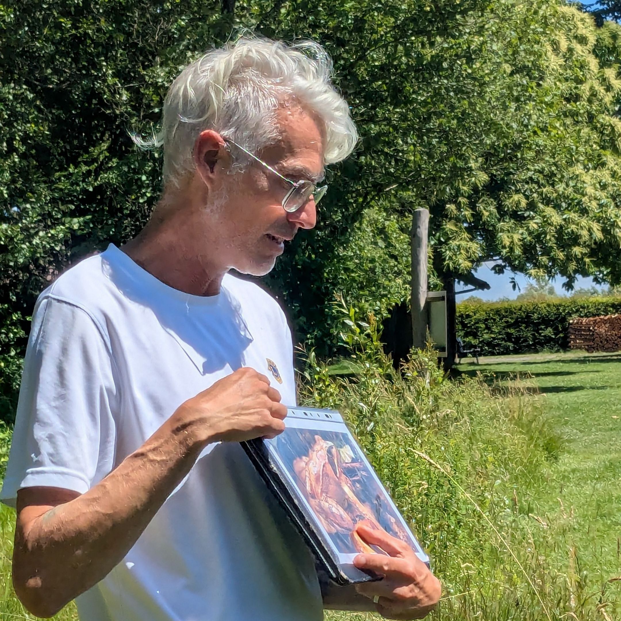 Torsten Ruf gibt Infos zu den Waldfeuchtbiotopen, Foto Conni Schlosser Torsten Ruf gibt Infos zu den Waldfeuchtbiotopen, Foto Conni Schlosser