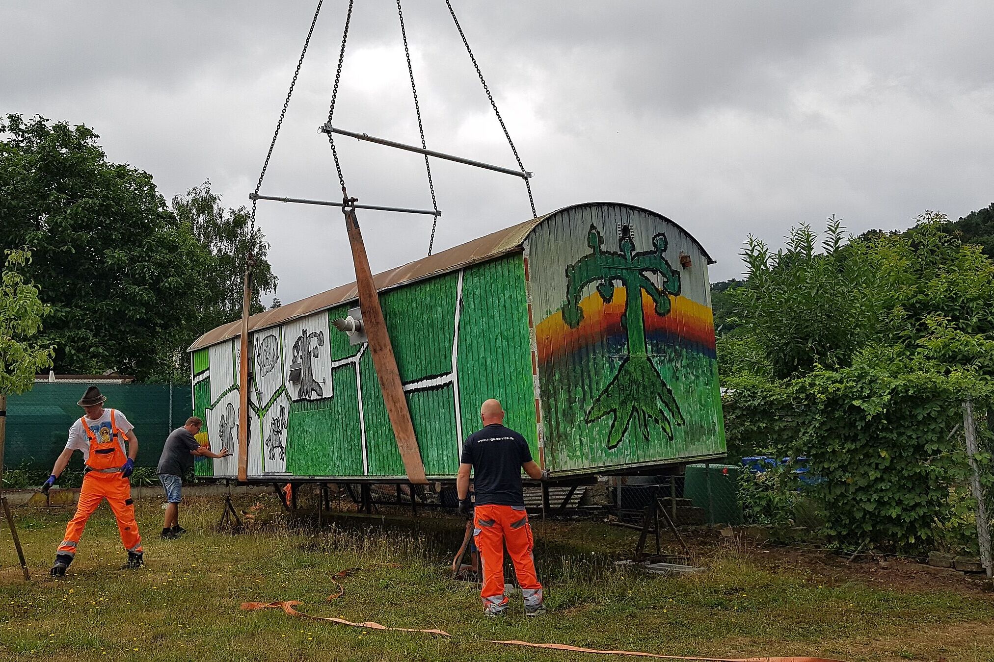 Umzug unseres Naturerlebnisbauwagens ERNA, alle Fotos Conni Schlosser