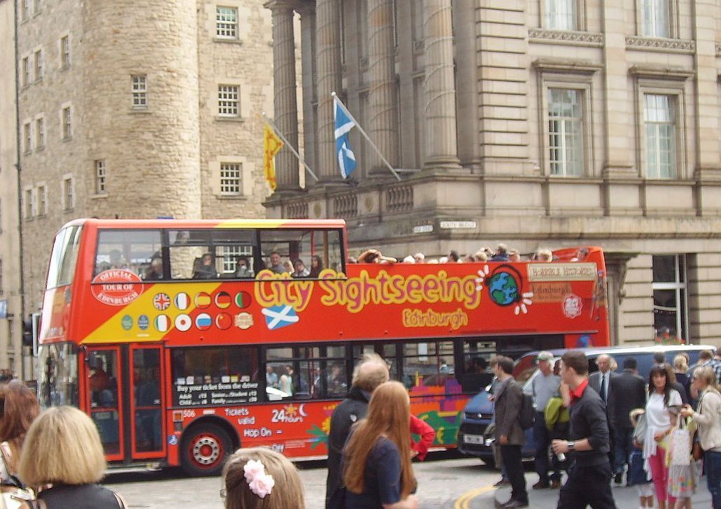 Sightseeing-Bus in Edinburgh