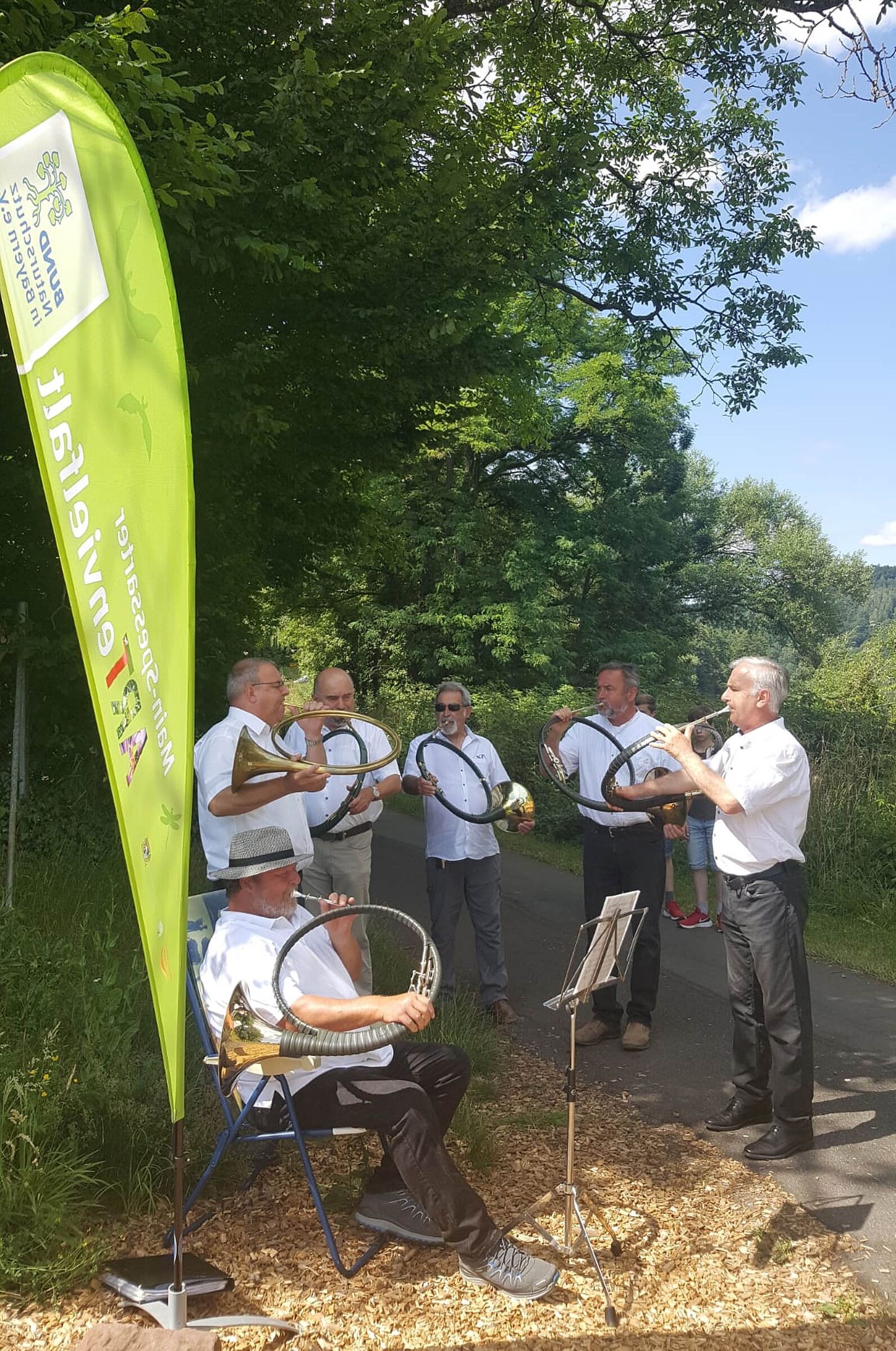 Jagdhornbläser spielen zum Tag der offenen Gartentüre, Foto Ulrike Münz