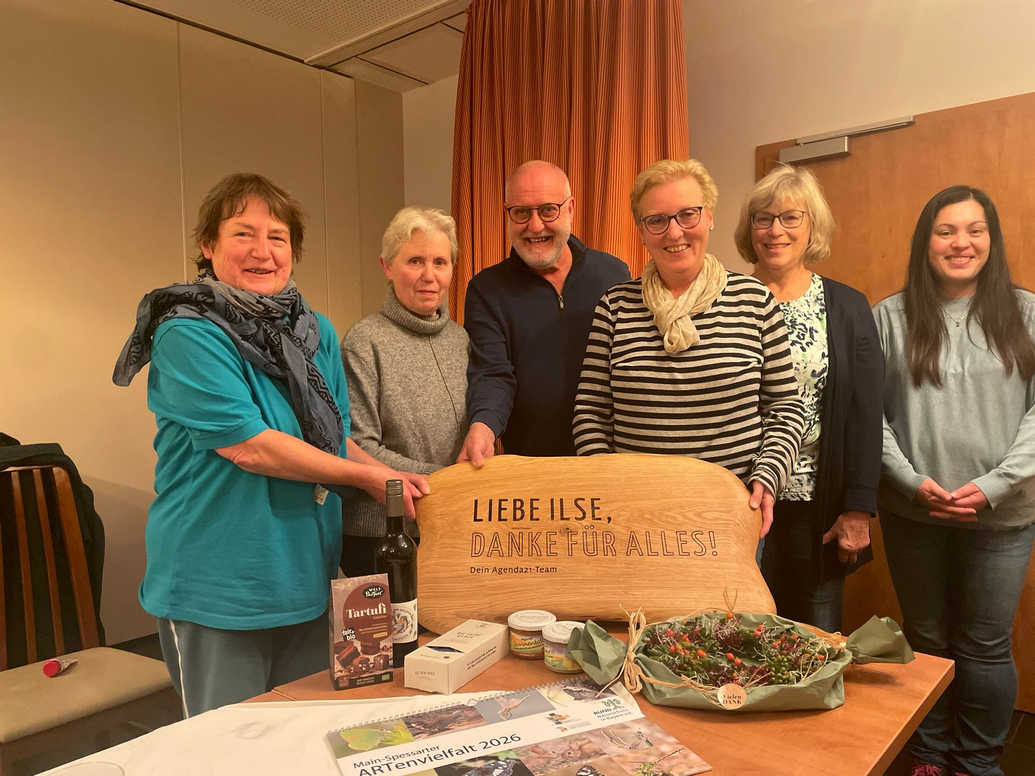 Im Bild von links nach rechts Rita Scheiner, Monika Scheiner, Erwin Scheiner, Ilse Krämer, Anna Steger, Carolin Dunst. Im Bild von links nach rechts Rita Scheiner, Monika Scheiner, Erwin Scheiner, Ilse Krämer, Anna Steger, Carolin Dunst.