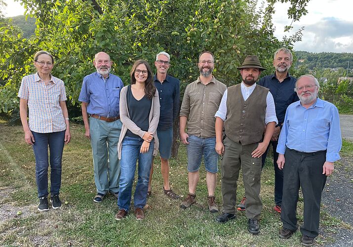 Die neue Vorstandschaft von links: Hannelore Jahns, Berthold Wagner, Julia Lambertz, Torsten Ruf, Thomas Mantel, Christian Höhlein, Matthias Brähler, Hubert Künzinger; Foto Klaus Bernhart