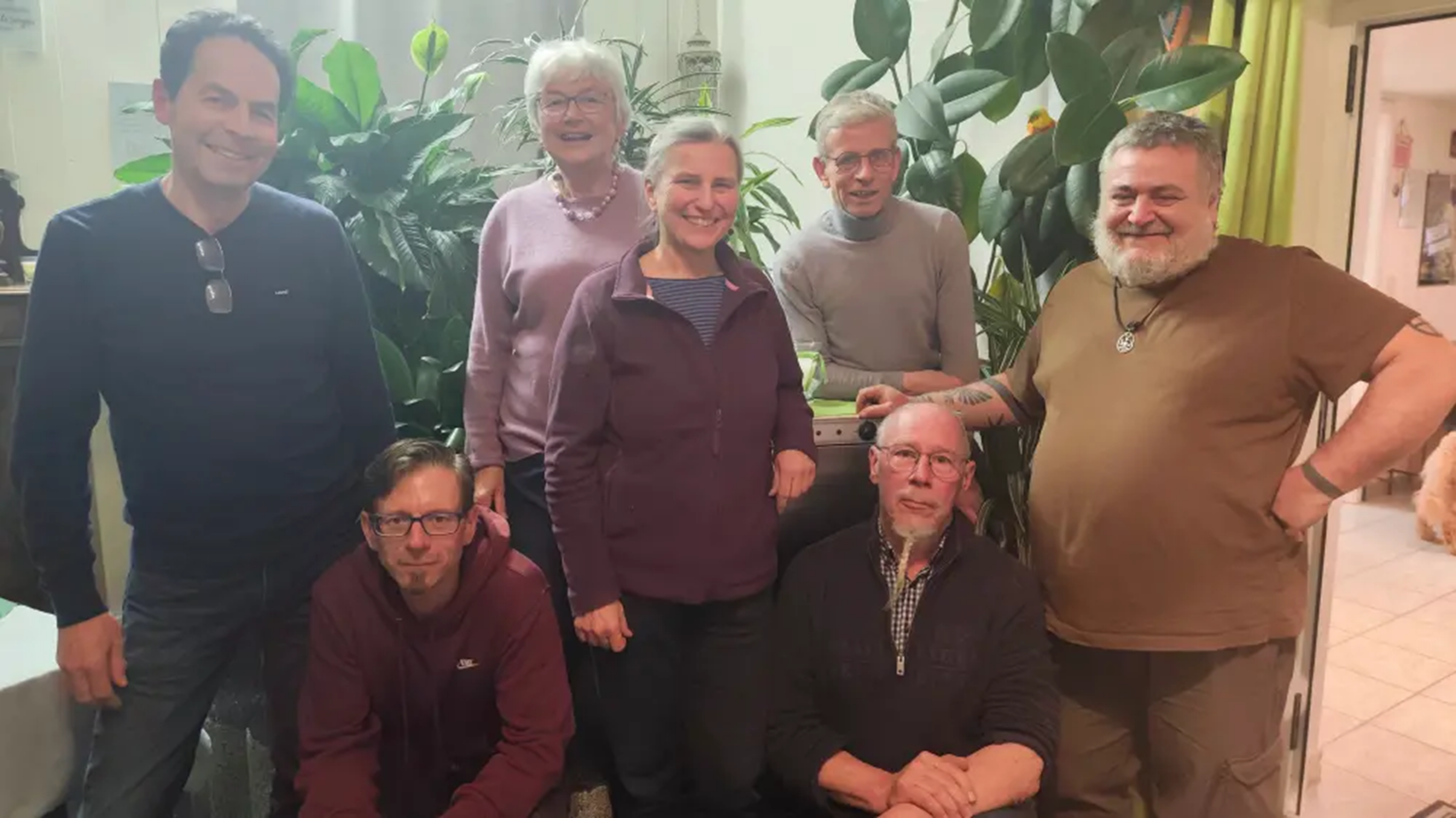 Auf dem Foto (von links): Reinhard Fritz, Michael Pfister, Sylvia Türk-Rupp, Monika Scherze, Jan von Hugo, Dieter Kreutz, Marco Handel. Foto: Michael Pfister